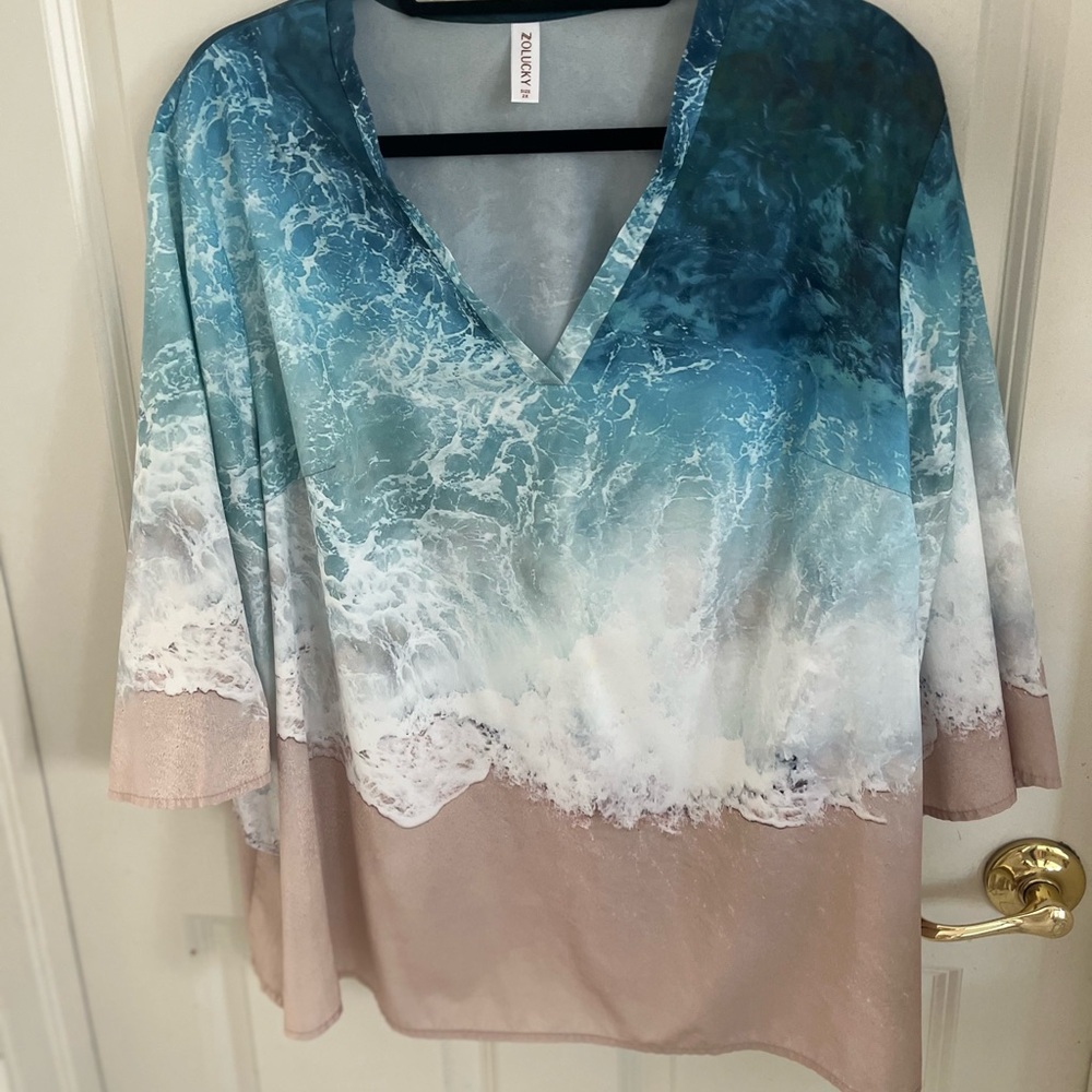 Oceanic Wave Print Women's Top
